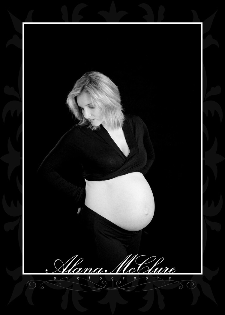 Whitby Pregnancy Photographer - Grace and Beauty