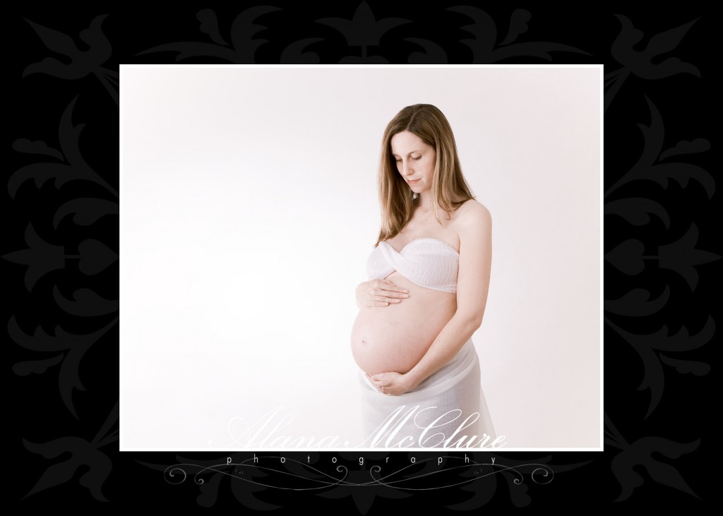 Durham Region Pregnancy Photographer - Serenity