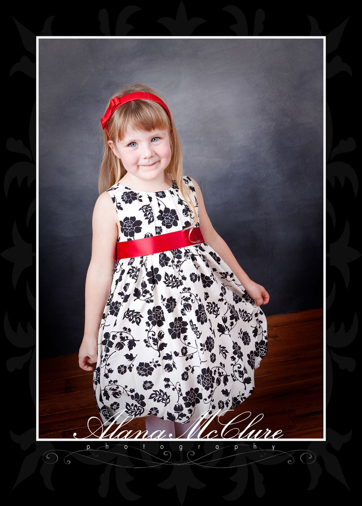 Christmas Girl - Durham Region Family Photographer