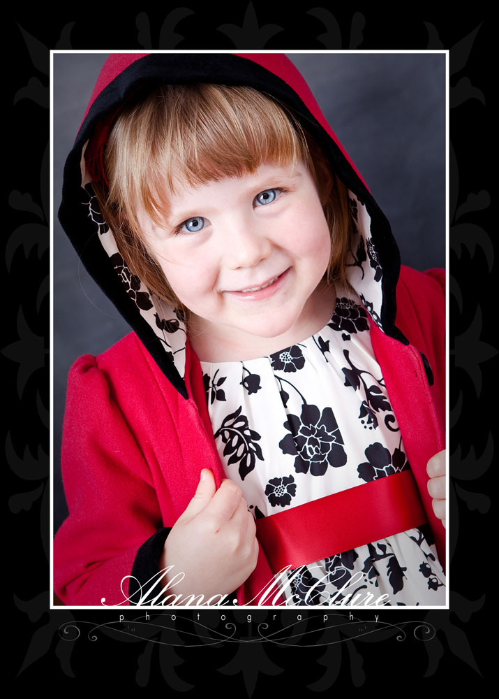 Christmas Belle - Durham Region Family Photographer