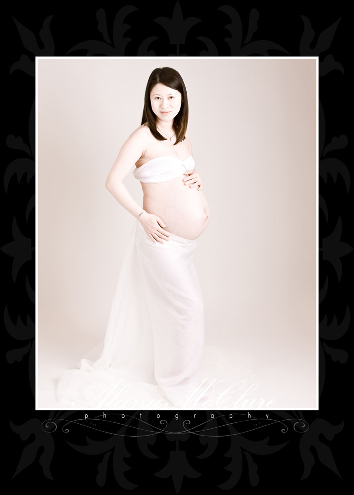 Toronto Maternity Photographer - Gorgeous New Mom