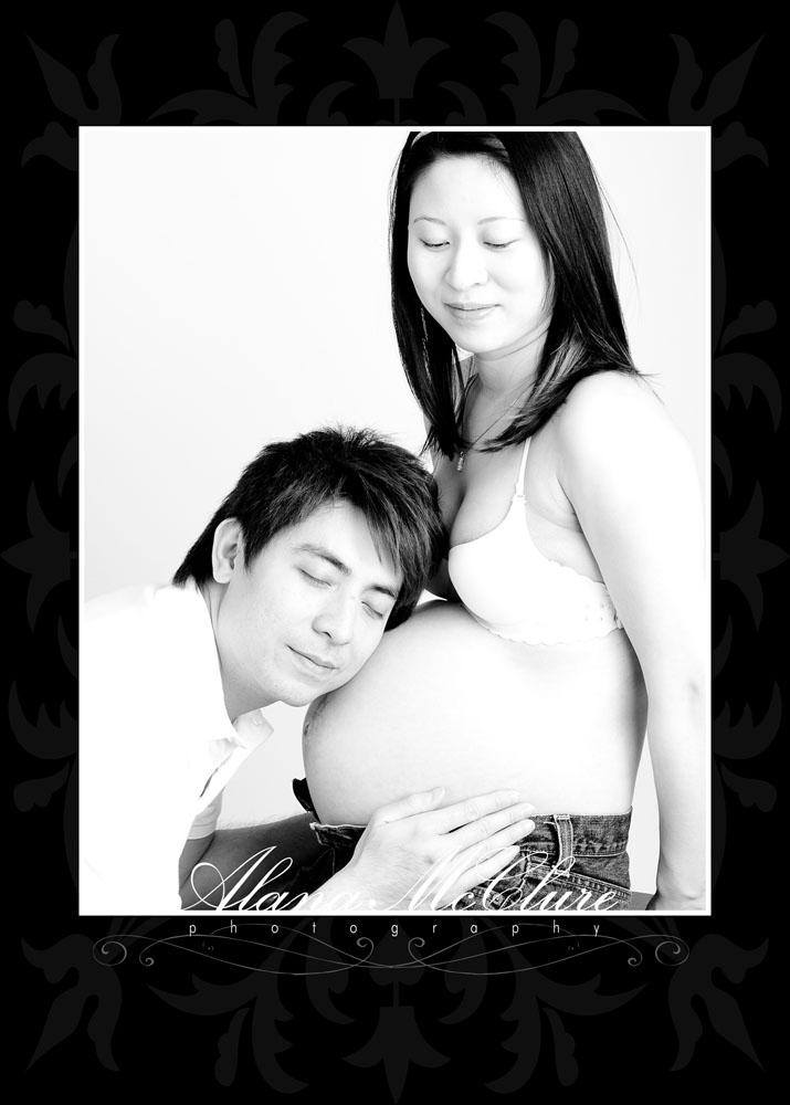 Toronto Maternity Photographer - Loving father